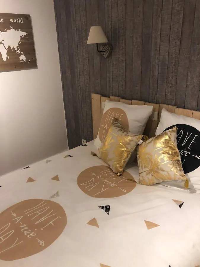Auberge Des Platanes Villevocance Herberg