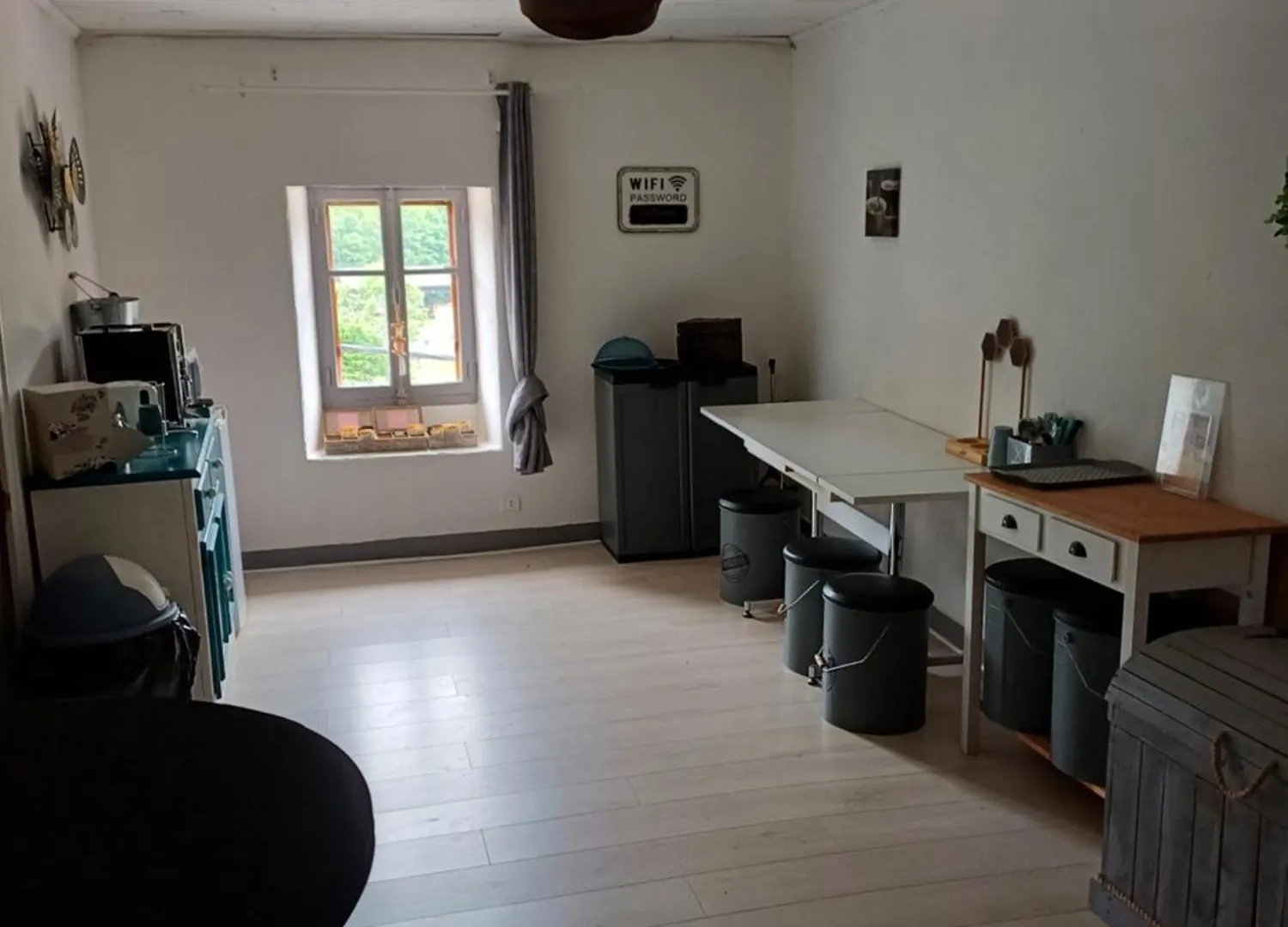 Auberge Des Platanes Villevocance Herberg